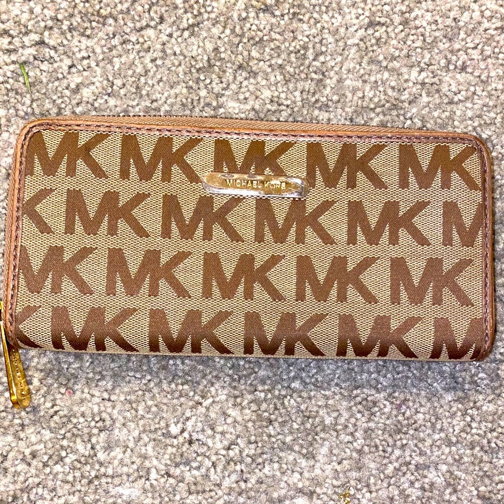 Michael Kors MK Wallet